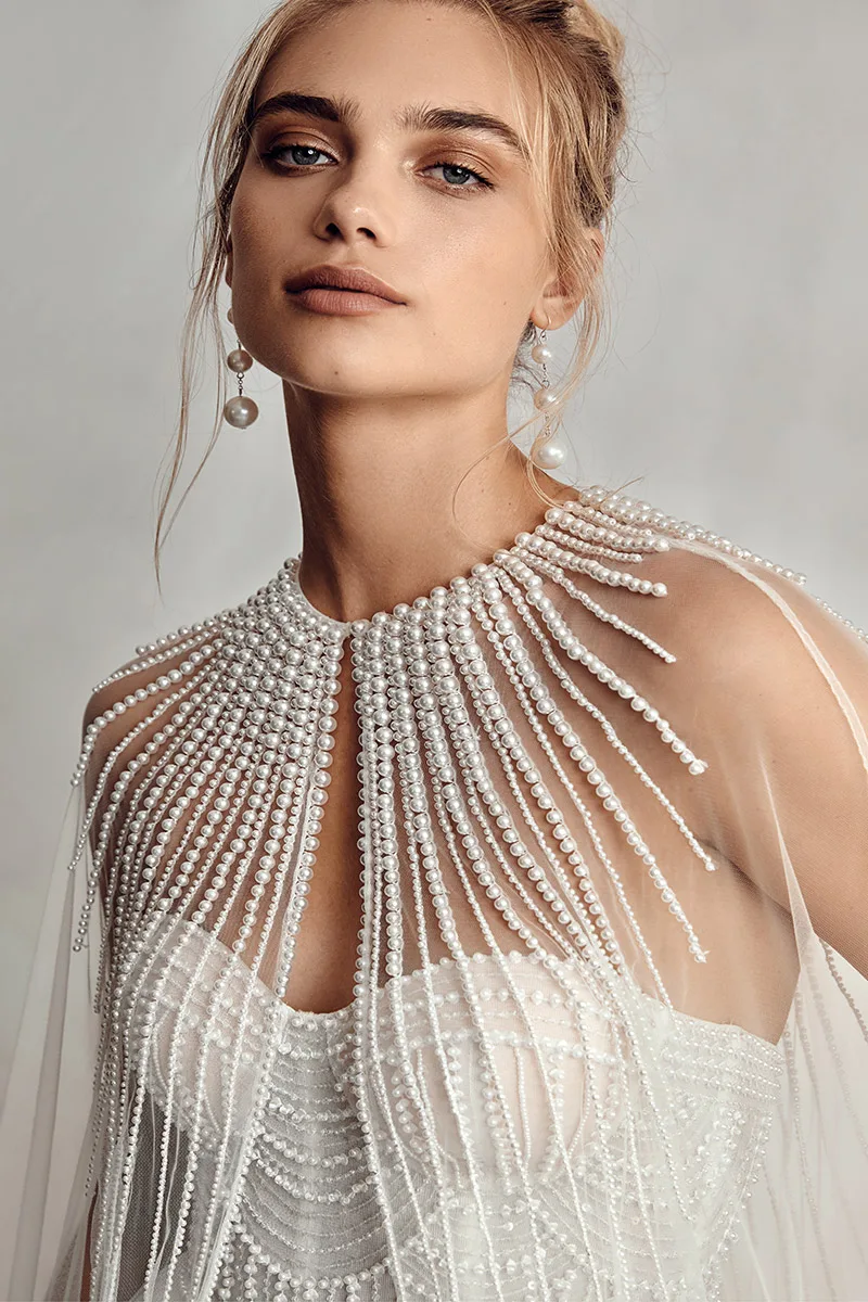 Abito da sposa Stardust cape — Catherine Deane, dettaglio 3