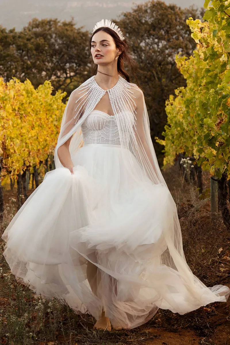 Abito da sposa Stardust cape — Catherine Deane, dettaglio 4