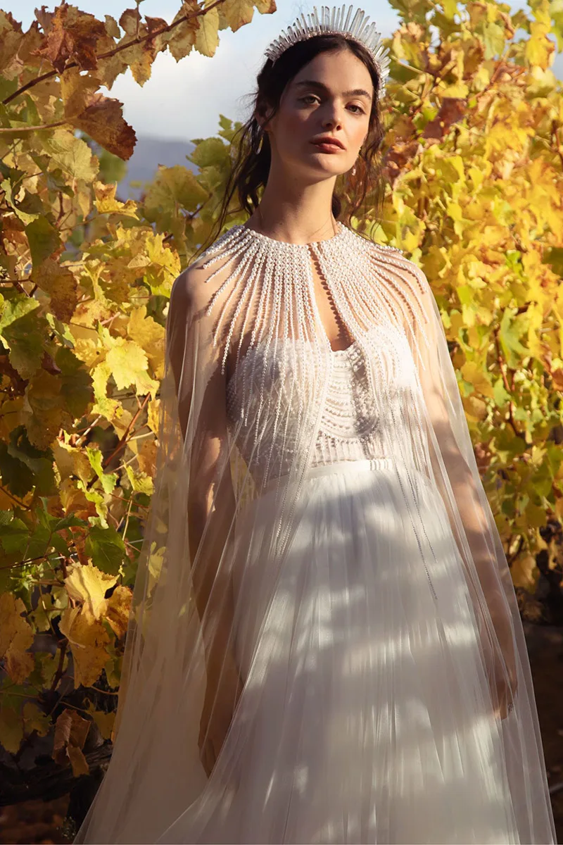 Abito da sposa Stardust cape — Catherine Deane, dettaglio 6