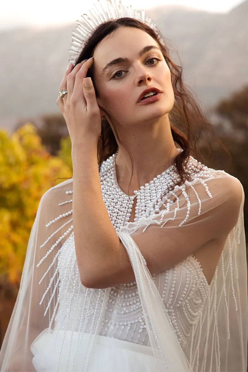 Abito da sposa Stardust cape — Catherine Deane, dettaglio 7