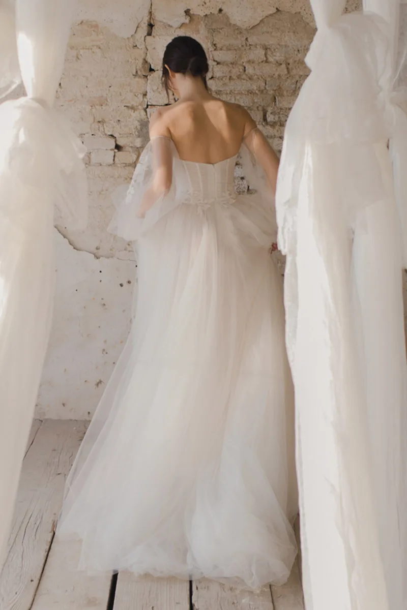 Abito da sposa 112 — Iris noble, dettaglio 2