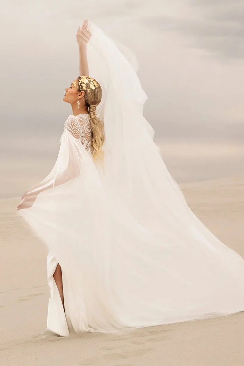 Abito da sposa Aster cape — Catherine Deane